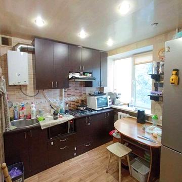 Продам,2к кв Днепр, капитальный ремонт, кирпичный дом. Парковка во дворе.