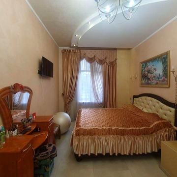 Продам двокімнатну квартиру в центрі міста, вул. С.Петлюри.