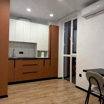 Студія 22,5 м² з ремонтом + кладова 6 м² | газ, меблі, під оренду