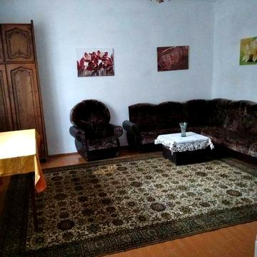 2 кімнатна квартира, власний двір, поруч центр