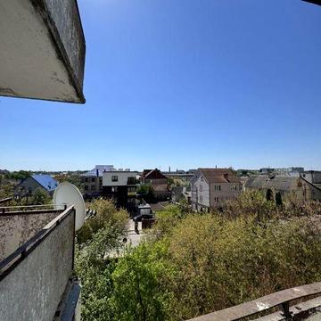 Є Квартира 3К в цегляному будинку
