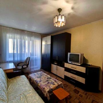 Квартира с ремонтом на Черемушках на 2 этаже, парк Варненская