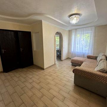Здається 2к квартира в центрі на 1-4 місяці