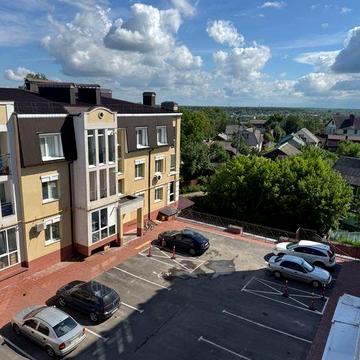 Продам видовую двухкомнатную квартиру в центре города
