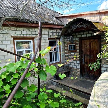 Продам будинок в селі Залевки під Смілою: газ, вода + зручності всередині, хороший інтернет
