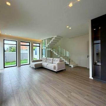 Сучасний будинок преміум-класу 168 м²