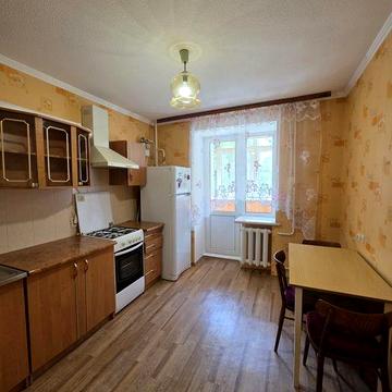 Оренда 1к просторої квартири для однієї жінки. Вул. Казанська 18. Подільський район.