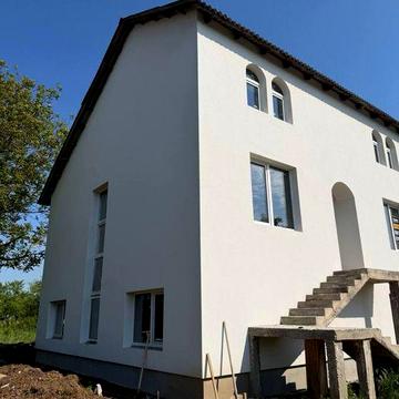 Продам будинок в Черніів  від Івано Франківська 8 км