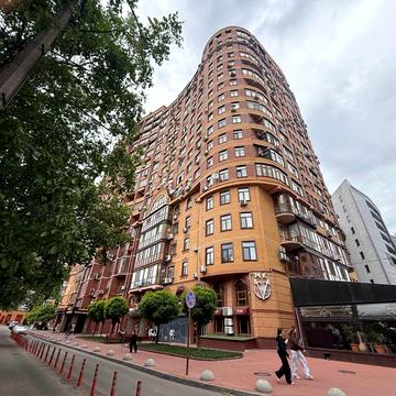 Печерська 5 хв. Продаж двокімнатної квартири зремонтом та чудовим краєвидом