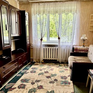 Продам большую комнату 17м2 по ул. Самоквасова с мебелью.