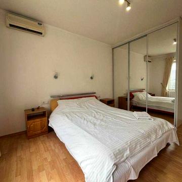 Простора 4-кімнатна квартира 100 м² у центрі Києва — Шота Руставелі, 20Б