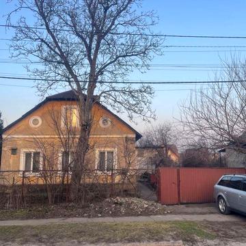 Продам зручний двоповерховий будинок 106,1 м² із земельною ділянкою 1160 м² (11,6 сотки) — 50 000 $