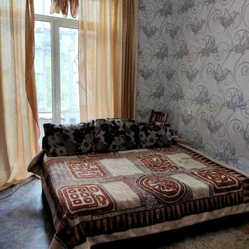 Сдам 2-к полнометражную квартиру в районе ТЦ "Украина"
