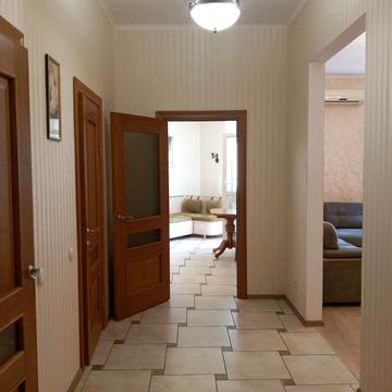 Вінстона Черчилля вул. (Червоноткацька), 43