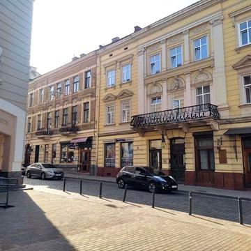 Продам 2-ох кімнатну квартиру в центрі,навпроти палацу Потоцьких.