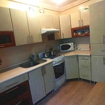 Однокімнатна квартира в м. Дергачі в кирпичному пятиповерховому будинку.