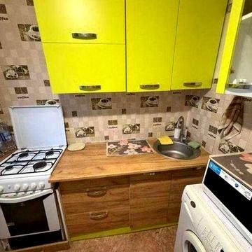Продам 2 к. кв. 44м2 на Салтівці, метро Салтівське (Героїв праці)