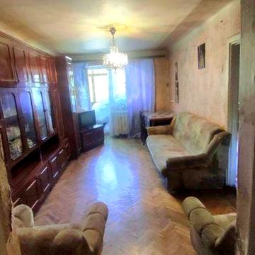 Продам  2 к.кв. 2/5  метро Масельского  5 мин., ул. Свистуна