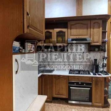 D1C  Продам 4х комнатную квартиру в Центре города, Немецкий въезд 3