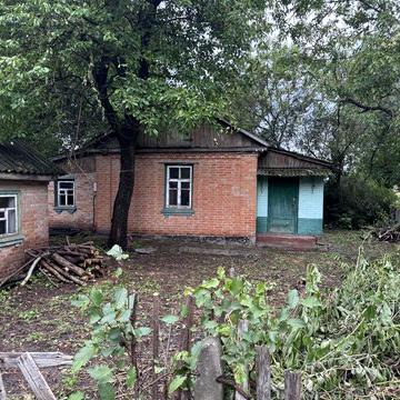 Продається частина будинку в ЦЕНТРІ міста.
