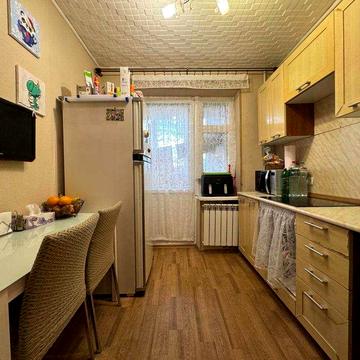 Продам 2к. квартиру на вул. Запорізьке шосе, буд. 60