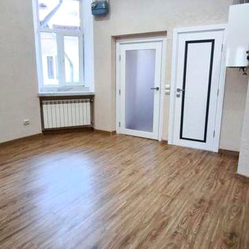 Однокімнатна квартира в центрі міста!!!