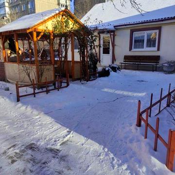 Здам будинок з автономним опаленням  можливо помісячно