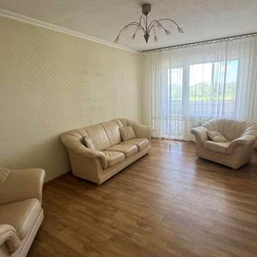 Продам  простору квартиру на Критому  Ринку/Василя Стуса
