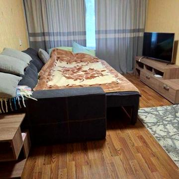 Продам 2-х к кв Правый берег Счастливая д.2 Б (ост.9-ая больница)
