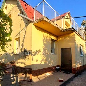 Продам добротный дом в с. Корсунцы со своим убежищем!