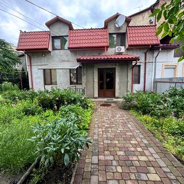 Оренда дуплексу в центрі Чернівців | Руська, 9 | 2 поверхи, 2 санвузли, підвал.