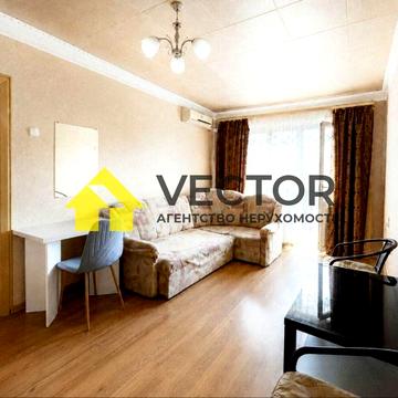 Продам 1-к квартиру в Центрі (ТРЦ Конкорд). Цегла. Меблі, техніка. Світло є!