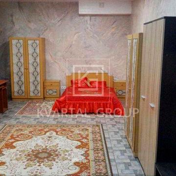 Студія 42 м² в центрі міста з окремим входом