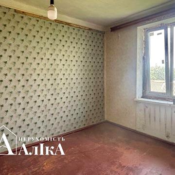 Продам 2-кімнатну квартиру в Старому місті під ремонт