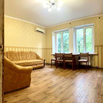 3-х сталінка « 8 лікарня» 2/2 автономка, гарний стан