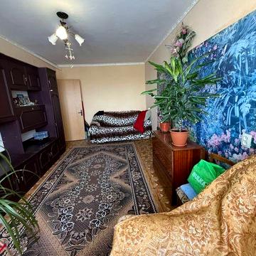 Продам секцію,  рн Мікрорайон !