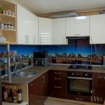 Продаж квартири в  центрі міста, по вул. Благовісна,174.