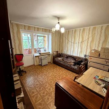 Продам однокімнатну квартиру( Дністровська , 8)