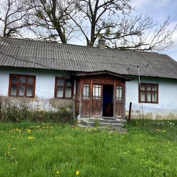 Будинок у селі у Львівській обл
