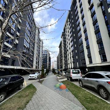 Продаю простору здану 3-кімнатну квартиру в ЖК Комфорт Парк, з газовим і/о (Пасічна, поруч з новим мостом)