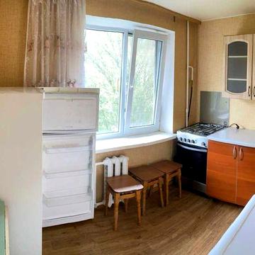 СВЯТОШИНСЬКИЙ район,БОРЩАГІВКА,бульвар ЖУЛЯ ВЕРНА 13в (колишній Ромена Роллана).Трикімнатна квартира!