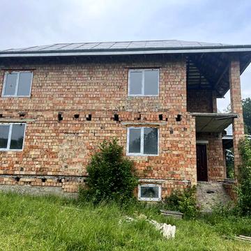 Продається будинок та 49 тоток землі