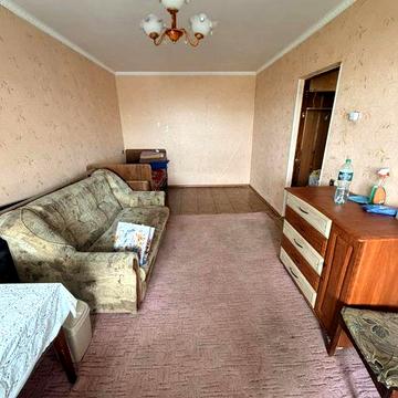 Продаж 2х кімнатної квартири.9/9 поверх Космонавтів зуп. Електронна.