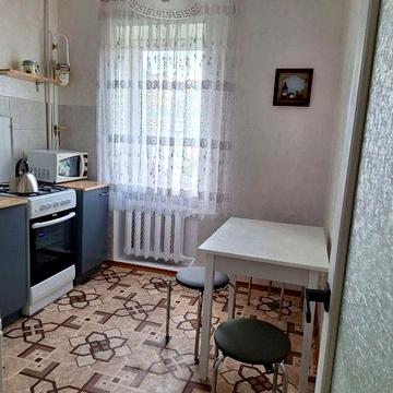 Продам 2к квартиру,вул. Бреуса/Малиновський ринок.