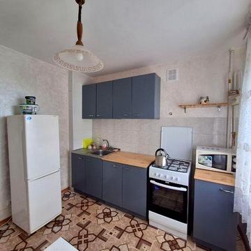 Продам 2к квартиру,вул. Бреуса/Малиновський ринок.