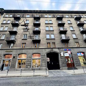 Продаж 4 кім квартири по вул.Гнатюка (175 м.кв, центр Львова). ЖК Сталінка