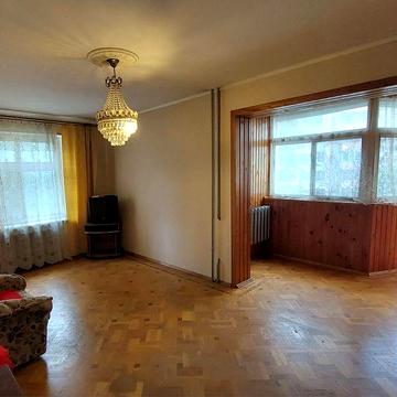 2 кімнатна.Загальна 57 м2. ГАЗ. 3 поверх. 2 лоджії. Пішонівська