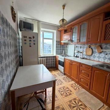 Продам 4к.кв.чешка ,центр