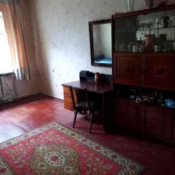 Продам квартиру в однопоферховуму будинку