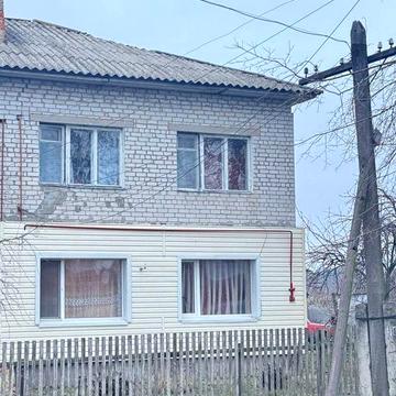Простора 3-кімнатна квартира в центрі Нехворощі + гараж, ремонт